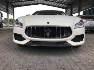 chi-8-ty-dong-co-ngay-maserati-quattroporte-s-q4-gransport-trong-tay-1